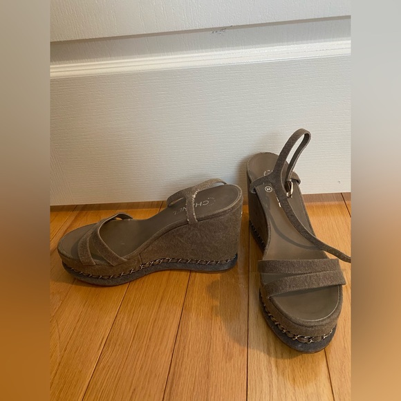 Chanel denim platform heels - Picture 2 of 7